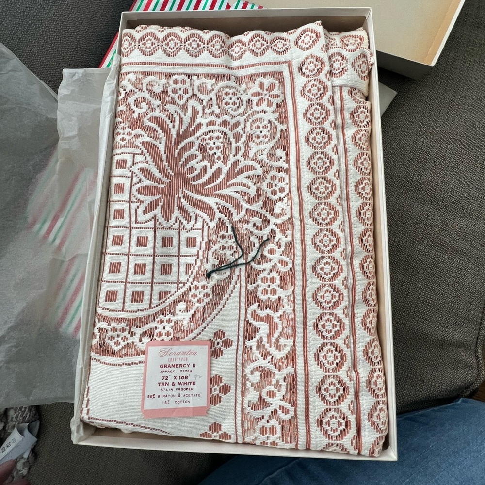 Vintage Scranton 72”x108” Tan & White Gramercy Lace Tablecloth
